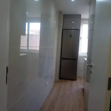 Kwatera prywatna Breezy Haven 2bedroom Oasis